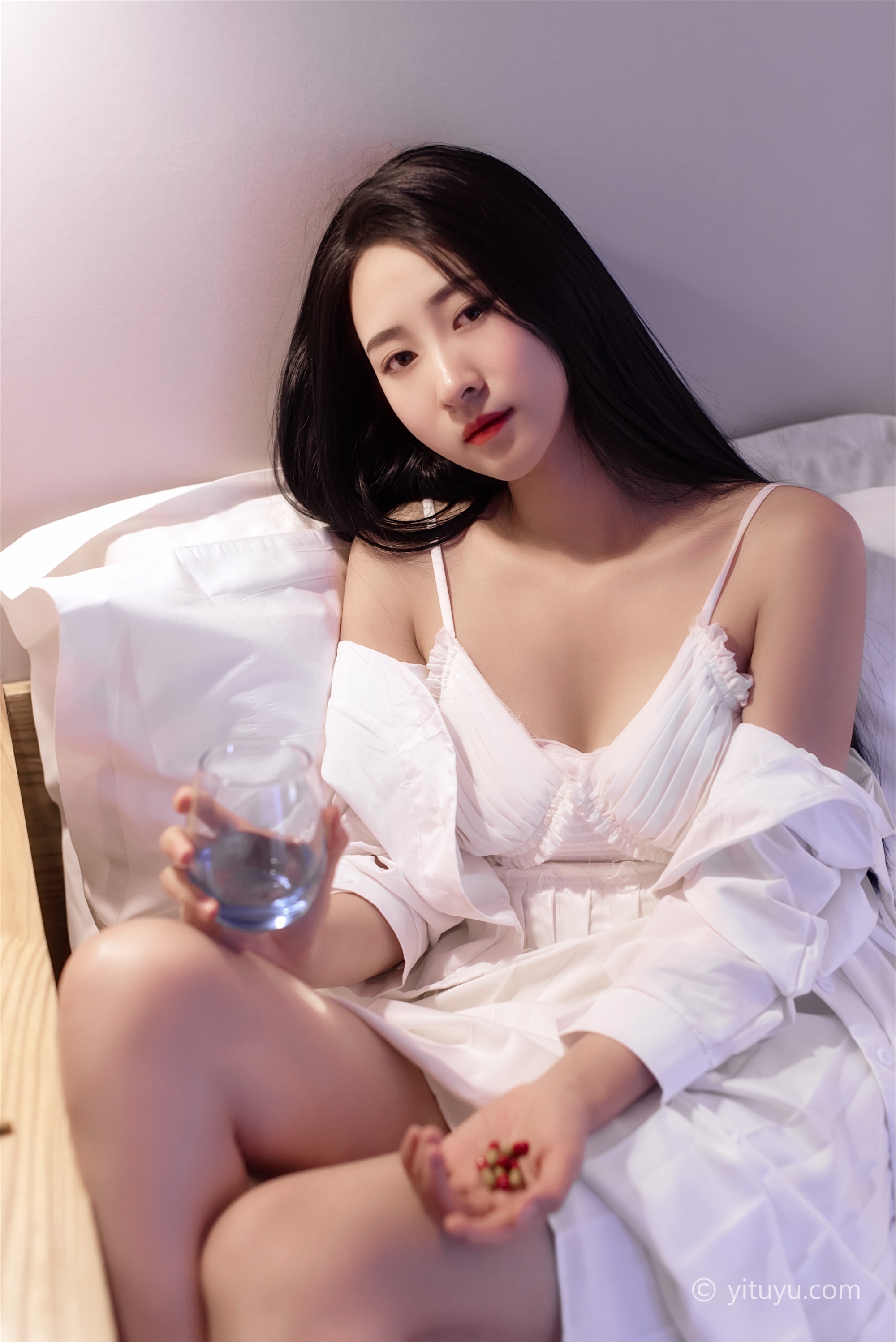 YITUYU艺图语 2021.08.16 分手前 颖儿